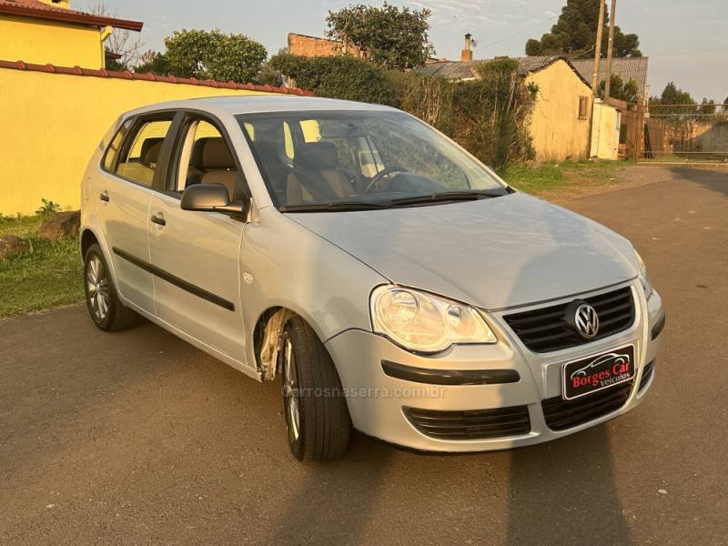 VOLKSWAGEN - POLO - 2007/2007 - Prata - R$ 29.900,00