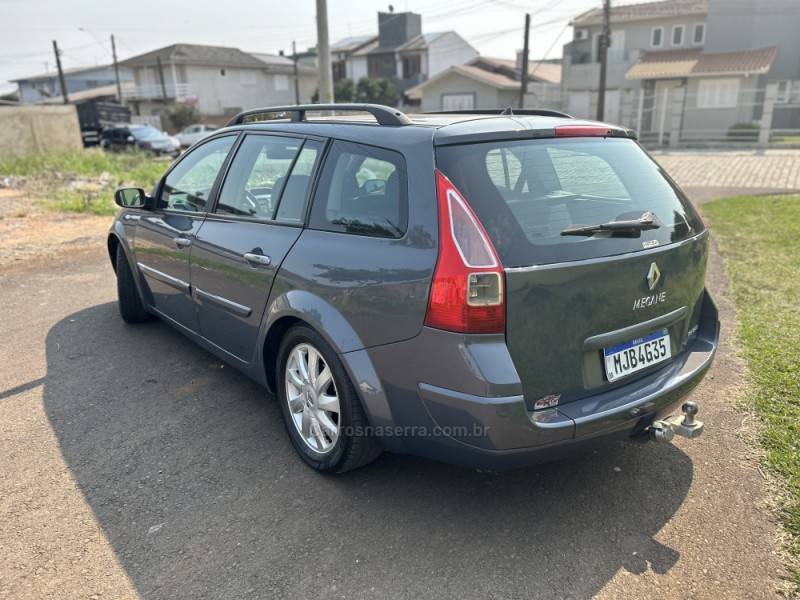 RENAULT - MÉGANE - 2012/2012 - Cinza - R$ 32.900,00