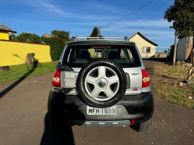 VOLKSWAGEN - CROSSFOX - 2008/2008 - Prata - R$ 29.900,00