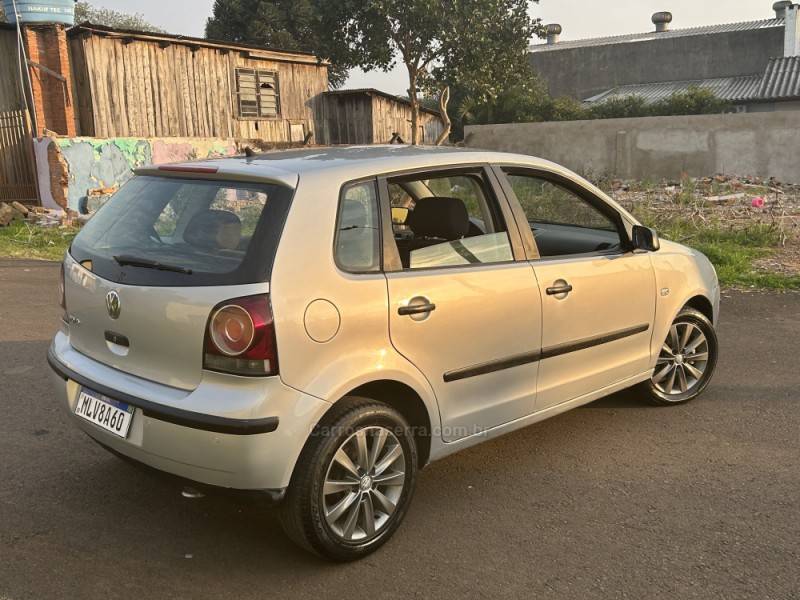 VOLKSWAGEN - POLO - 2007/2007 - Prata - R$ 29.900,00