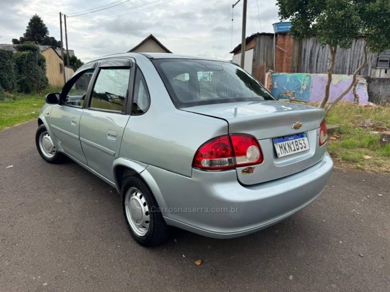 CHEVROLET - CLASSIC - 2013/2013 - Prata - R$ 26.900,00