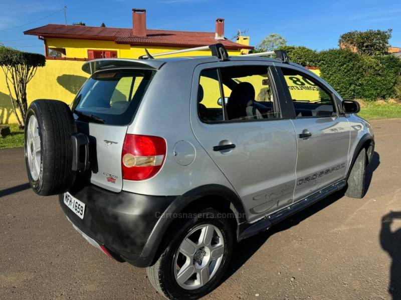 VOLKSWAGEN - CROSSFOX - 2008/2008 - Prata - R$ 29.900,00